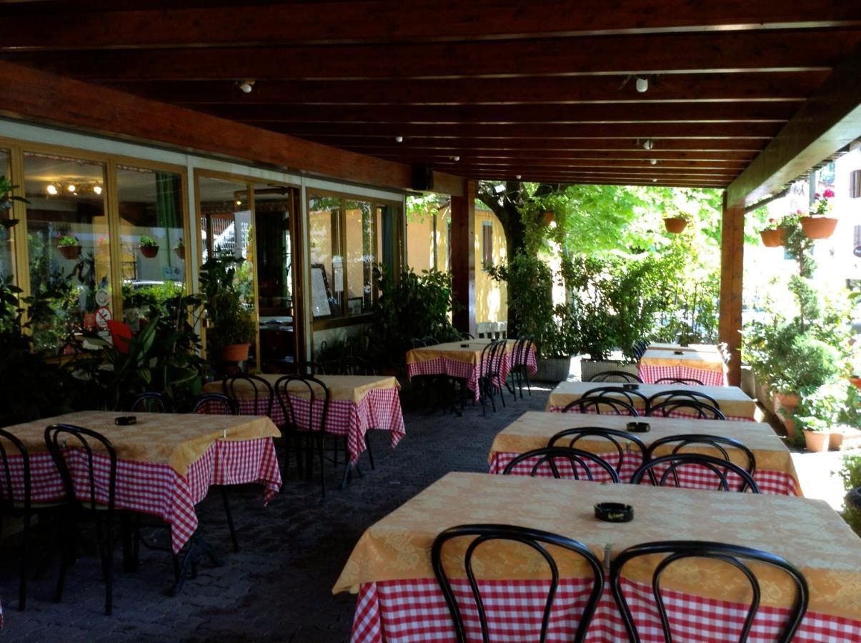 קסטלנובו די גרפניאנה Albergo Ristorante Da Carlino מראה חיצוני תמונה